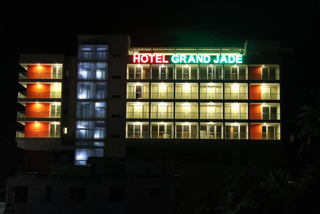 Grand Jade Hostel ミェイク エクステリア 写真
